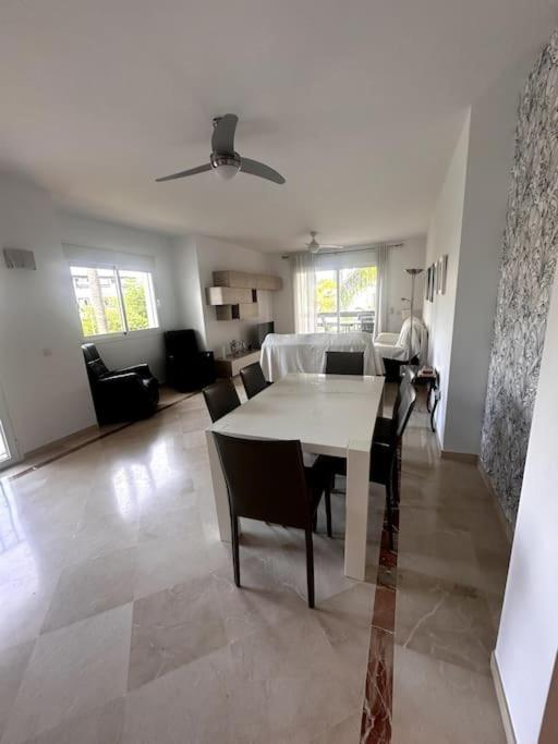Costalita Beach Apartamento En Estepona Bagian luar foto