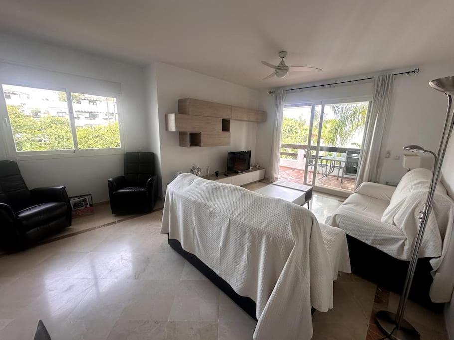Costalita Beach Apartamento En Estepona Bagian luar foto