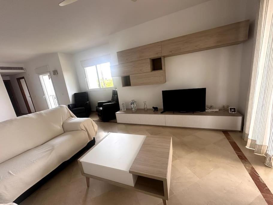 Costalita Beach Apartamento En Estepona Bagian luar foto